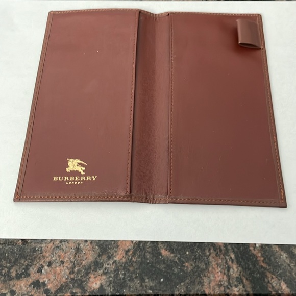 Burberry check book holder. - Picture 10 of 10
